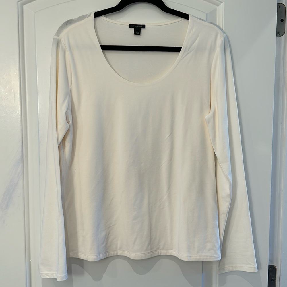 NWOT Ann Taylor long sleeve, scoop neck off white T-shirt